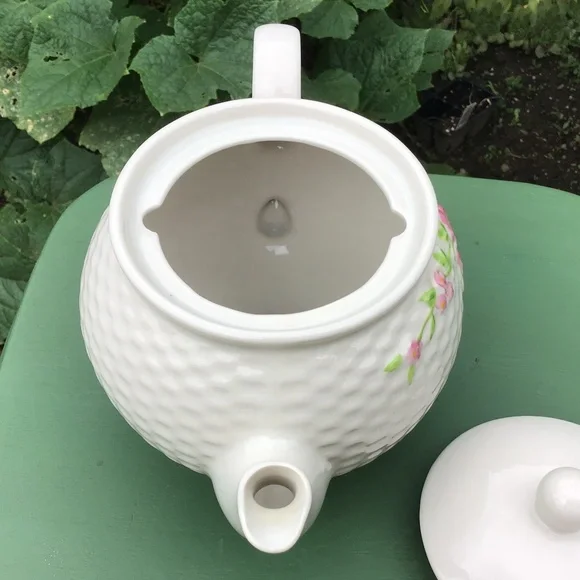 Vintage 1985 Teleflora Teapot Basketweave Floral Design EUC - Picture 7 of 13